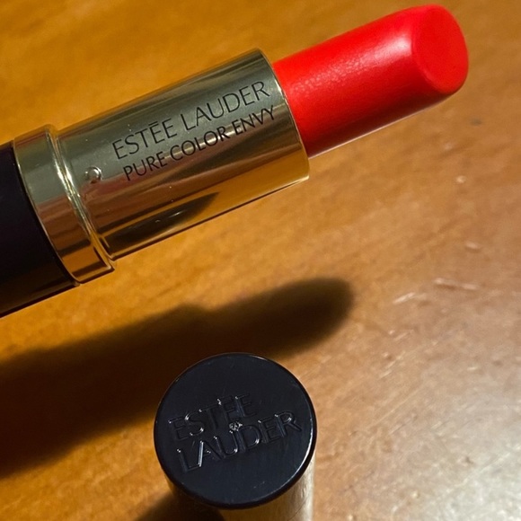 Estée Lauder Pure Color Envy Lipstick - Picture 2 of 15